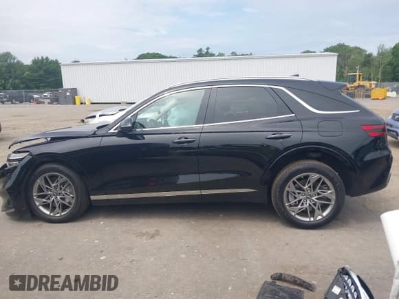 ✅ 2025 Genesis GV70 2.5T • VIN: 5NMMADTB6SH023630 • Lot: 42591244. Listed on IAAI with 5,484 mi. Free auction sales archive from the USA and detailed vehicle history report at DreamBid. Image 15.