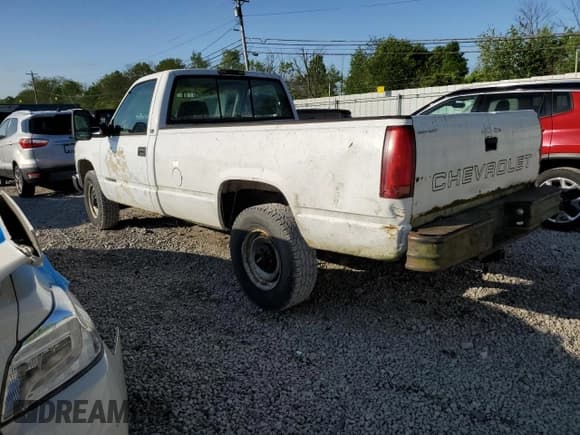 ✅ 1998 GMC Sierra 1500 • VIN: 1GTGC34F2WE503062 • Lot: 56318645. Wystawiony na Copart z przebiegiem 127 640 mil. Bezpłatny archiwum sprzedaży aukcyjnych z USA i szczegółowy raport historii pojazdu na DreamBid. Zdjęcie 2.