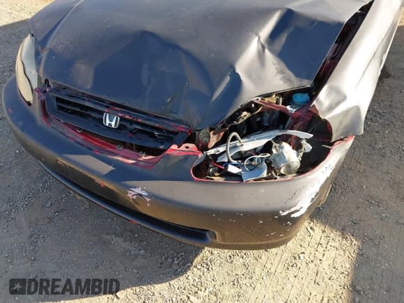 ✅ 1996 Honda Civic DX • VIN: 2HGEJ6448TH113151 • Lot: 43564605. Wystawiony na IAAI z przebiegiem 207 881 mil. Bezpłatny archiwum sprzedaży aukcyjnych z USA i szczegółowy raport historii pojazdu na DreamBid. Zdjęcie 6.