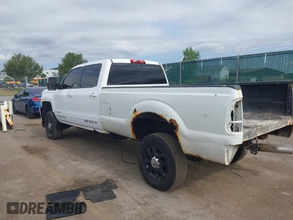 ✅ 2015 Chevrolet Silverado 2500HD LT • VIN: 1GC1KVE85FF611982 • Lot: 42755814. Listed on IAAI with 130,712 mi. Free auction sales archive from the USA and detailed vehicle history report at DreamBid. Image 3.