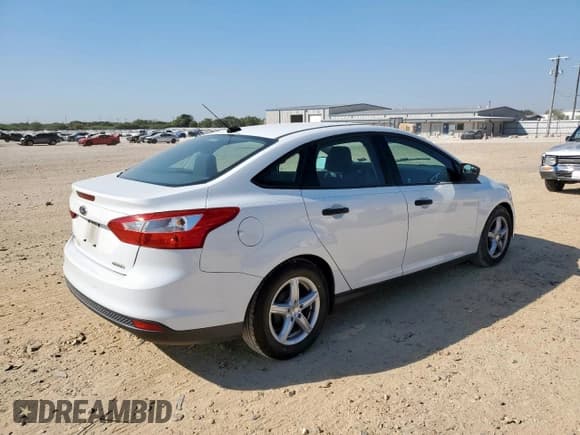 ✅ 2014 Ford Focus S • VIN: 1FADP3E25EL410264 • Lot: 81947775. Wystawiony na Copart z przebiegiem 111 925 mil. Bezpłatny archiwum sprzedaży aukcyjnych z USA i szczegółowy raport historii pojazdu na DreamBid. Zdjęcie 3.