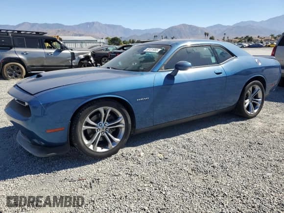 ✅ 2020 Dodge Challenger R/T 50th Anniversary • VIN: 2C3CDZBT4LH215401 • Lot: 69131955. Wystawiony na Copart z przebiegiem 49 610 mil. Bezpłatny archiwum sprzedaży aukcyjnych z USA i szczegółowy raport historii pojazdu na DreamBid. Zdjęcie 1.
