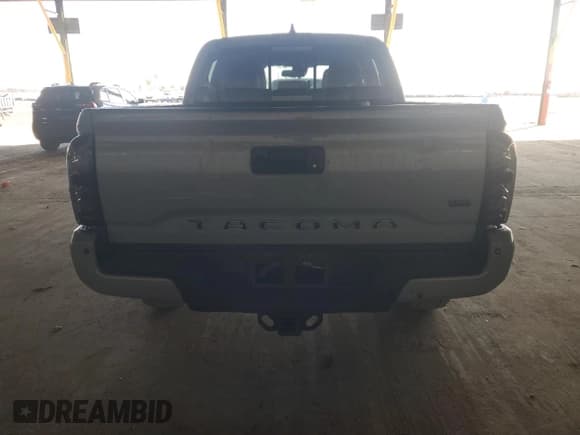 ✅ 2021 Toyota Tacoma SR5 • VIN: 3TMAZ5CN5MM150493 • Lot: 89551245. Wystawiony na Copart z przebiegiem 33 845 mil. Bezpłatny archiwum sprzedaży aukcyjnych z USA i szczegółowy raport historii pojazdu na DreamBid. Zdjęcie 6.