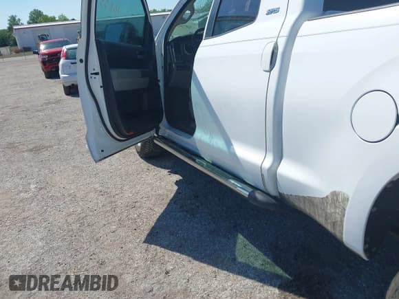 ✅ 2011 Toyota Tundra • VIN: 5TFRY5F14BX103493 • Lot: 42071614. Listed on IAAI with 92,811 mi. Free auction sales archive from the USA and detailed vehicle history report at DreamBid. Image 19.