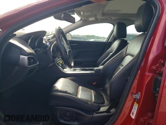 ✅ 2017 Jaguar XE • VIN: SAJAK4BN0HA970226 • Lot: 57252664. Listed on Copart with 51,062 mi. Free auction sales archive from the USA and detailed vehicle history report at DreamBid. Image 7.