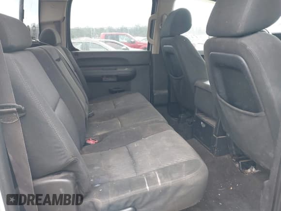 ✅ 2011 Chevrolet Silverado 2500HD LT • VIN: 1GC1KXCG8BF254085 • Lot: 43839720. Listed on IAAI with 252,712 mi. Free auction sales archive from the USA and detailed vehicle history report at DreamBid. Image 8.