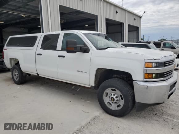 ✅ 2018 Chevrolet Silverado 2500HD Work Truck • VIN: 1GC1KUEG3JF261665 • Лот: 65517145. Опубликован ранее на Copart с пробегом 85 140 миль. Бесплатный доступ к архиву аукционных продаж из США и подробный отчёт об истории автомобиля на DreamBid. Изображение 4.