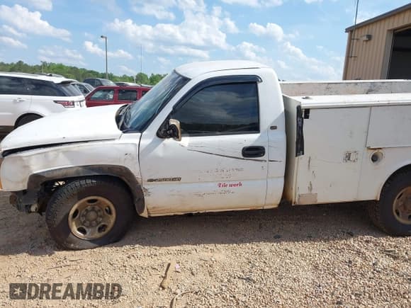 ✅ 2003 Chevrolet Silverado 2500HD • VIN: 1GBHK24U43E255655 • Lot: 42124091. Listed on IAAI with 354,543 mi. Free auction sales archive from the USA and detailed vehicle history report at DreamBid. Image 14.