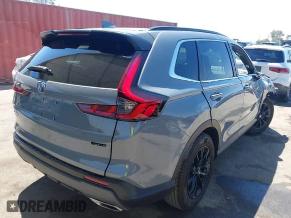 ✅ 2025 Honda CR-V Sport • VIN: 7FARS5H5XSE030632 • Lot: 42864282. Listed on IAAI with 18,017 mi. Free auction sales archive from the USA and detailed vehicle history report at DreamBid. Image 4.