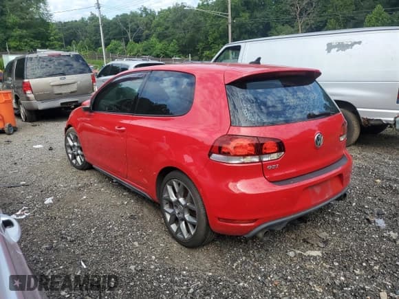 ✅ 2013 Volkswagen Golf GTI • VIN: WVWFD7AJ9DW074485 • Лот: 66264605. Опубликован ранее на Copart с пробегом 121 371 миль. Бесплатный доступ к архиву аукционных продаж из США и подробный отчёт об истории автомобиля на DreamBid. Изображение 2.
