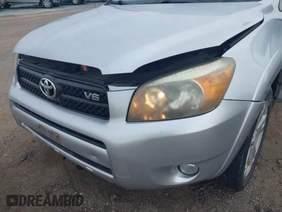 ✅ 2006 Toyota RAV4 Sport • VIN: JTMBK32V866003859 • Лот: 43723864. Опубликован ранее на IAAI с пробегом 193 953 миль. Бесплатный доступ к архиву аукционных продаж из США и подробный отчёт об истории автомобиля на DreamBid. Изображение 6.