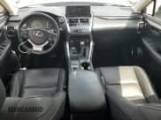 ✅ 2019 Lexus NX 300 • VIN: JTJYARBZ0K2124757 • Lot: 70988135. Wystawiony na Copart z przebiegiem 147 mil. Bezpłatny archiwum sprzedaży aukcyjnych z USA i szczegółowy raport historii pojazdu na DreamBid. Zdjęcie 8.