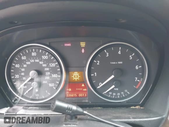 ✅ 2006 BMW 3 Series 325i • VIN: WBAVB13586KR56737 • Lot: 42321253. Listed on IAAI with 226,615 mi. Free auction sales archive from the USA and detailed vehicle history report at DreamBid. Image 7.