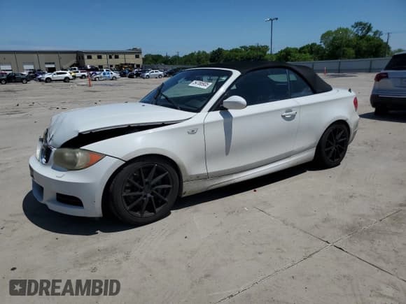 ✅ 2009 BMW 1 Series 135i • VIN: WBAUN93599VK40210 • Лот: 54166905. Опубликован ранее на Copart с пробегом 148 899 миль. Бесплатный доступ к архиву аукционных продаж из США и подробный отчёт об истории автомобиля на DreamBid. Изображение 1.