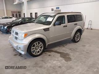 ✅ 2007 Dodge Nitro R/T • VIN: 1D8GU58647W607357 • Lot: 43281252. Wystawiony na IAAI z przebiegiem 204 574 mil. Bezpłatny archiwum sprzedaży aukcyjnych z USA i szczegółowy raport historii pojazdu na DreamBid. Zdjęcie 2.