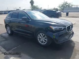 ✅ 2019 Volvo XC60 Momentum • VIN: LYV102DK7KB355104 • Lot: 43505978. Wystawiony na IAAI z przebiegiem 42 909 mil. Bezpłatny archiwum sprzedaży aukcyjnych z USA i szczegółowy raport historii pojazdu na DreamBid. Zdjęcie 1.