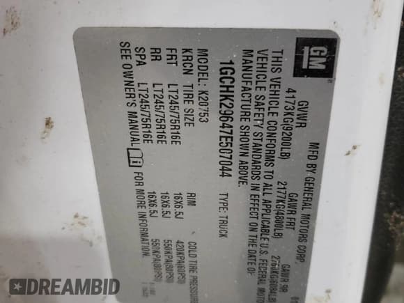 ✅ 2007 Chevrolet Silverado 2500HD 2LT • VIN: 1GCHK29647E507044 • Lot: 87884685. Wystawiony na Copart z przebiegiem Nie podano. Bezpłatny archiwum sprzedaży aukcyjnych z USA i szczegółowy raport historii pojazdu na DreamBid. Zdjęcie 12.