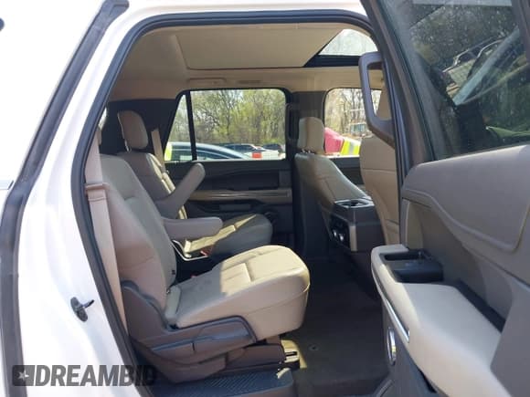 ✅ 2020 Ford Expedition Max XLT • VIN: 1FMJK1JT9LEA76235 • Lot: 41972476. Wystawiony na IAAI z przebiegiem 161 436 mil. Bezpłatny archiwum sprzedaży aukcyjnych z USA i szczegółowy raport historii pojazdu na DreamBid. Zdjęcie 8.