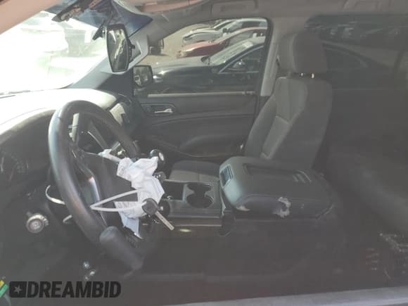 ✅ 2019 Chevrolet Suburban LS • VIN: 1GNSCGKC5KR248685 • Lot: 82559625. Listed on Copart with 112,465 mi. Free auction sales archive from the USA and detailed vehicle history report at DreamBid. Image 7.