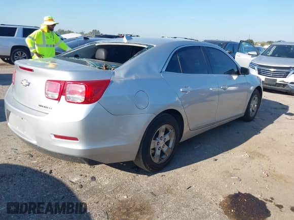2013 Chevrolet Malibu LT with VIN 1G11C5SA3DF344111, listed as a IAAI auction lot 43133621 with 144,612 mi miles and . Bid and sale history available at DreamBid. Image 4.