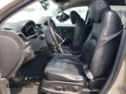 ✅ 2014 Chevrolet Traverse LT • VIN: 1GNKVGKD3EJ177573 • Lot: 57411934. Wystawiony na Copart z przebiegiem 147 698 mil. Bezpłatny archiwum sprzedaży aukcyjnych z USA i szczegółowy raport historii pojazdu na DreamBid. Zdjęcie 7.