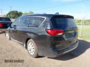 ✅ 2018 Chrysler Pacifica Touring L • VIN: 2C4RC1BGXJR119129 • Lot: 43166038. Listed on IAAI with 180,674 mi. Free auction sales archive from the USA and detailed vehicle history report at DreamBid. Image 3.