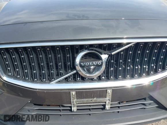 ✅ 2021 Volvo V60 • VIN: YV4102WK1M1071620 • Lot: 42354999. Wystawiony na IAAI z przebiegiem 48 332 mil. Bezpłatny archiwum sprzedaży aukcyjnych z USA i szczegółowy raport historii pojazdu na DreamBid. Zdjęcie 18.