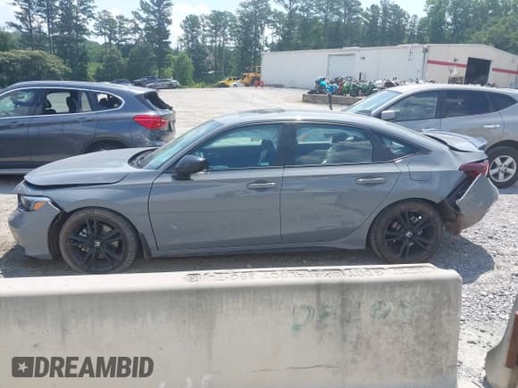 ✅ 2025 Honda Civic Si • VIN: 2HGFE1E51SH476487 • Lot: 42566837. Listed on IAAI with 4,915 mi. Free auction sales archive from the USA and detailed vehicle history report at DreamBid. Image 14.