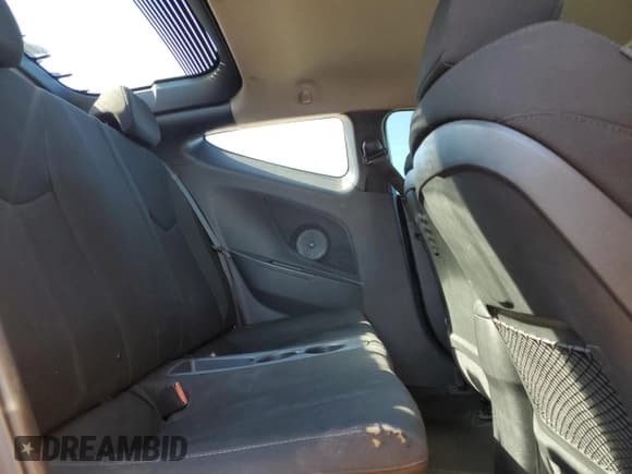 ✅ 2016 Hyundai Veloster • VIN: KMHTC6AD2GU272783 • Lot: 83958484. Listed on Copart with 56,461 mi. Free auction sales archive from the USA and detailed vehicle history report at DreamBid. Image 10.