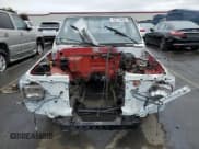 ✅ 1984 Toyota Pickup SR5 • VIN: JT4RN56S6E5009309 • Lot: 42775855. Wystawiony na Copart z przebiegiem 224 367 mil. Bezpłatny archiwum sprzedaży aukcyjnych z USA i szczegółowy raport historii pojazdu na DreamBid. Zdjęcie 5.