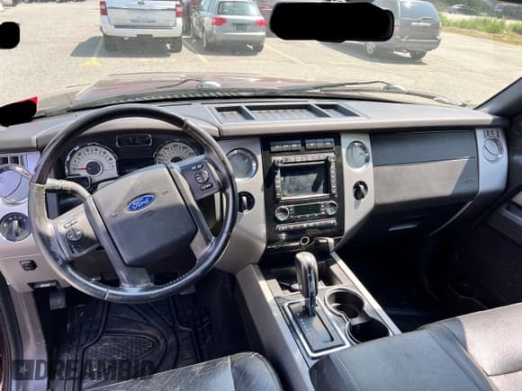 ✅ 2011 Ford Expedition Limited • VIN: 1FMJU2A57BEF10152 • Лот: 60058195. Опубликован ранее на Copart с пробегом 196 960 миль. Бесплатный доступ к архиву аукционных продаж из США и подробный отчёт об истории автомобиля на DreamBid. Изображение 9.