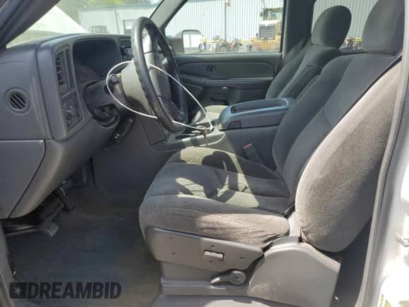 2004 Chevrolet Silverado 3500 LT с VIN 1GCJC33264F266443, выставлен на аукционе Copart как лот 60570925 с пробегом Не указан миль и Чистый • Clean title. История ставок и продаж доступна на DreamBid. Изображение 7.