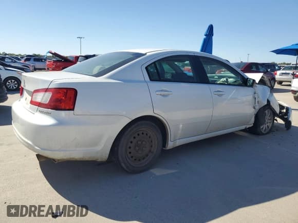 ✅ 2011 Mitsubishi Galant FE • VIN: 4A32B2FF7BE024485 • Лот: 87472645. Опубликован ранее на Copart с пробегом 217 645 миль. Бесплатный доступ к архиву аукционных продаж из США и подробный отчёт об истории автомобиля на DreamBid. Изображение 3.