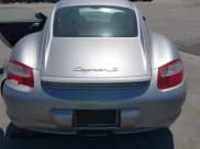 ✅ 2008 Porsche Cayman S Design Edition • VIN: WP0AB29828U782793 • Lot: 42543202. Wystawiony na IAAI z przebiegiem 71 672 mil. Bezpłatny archiwum sprzedaży aukcyjnych z USA i szczegółowy raport historii pojazdu na DreamBid. Zdjęcie 10.