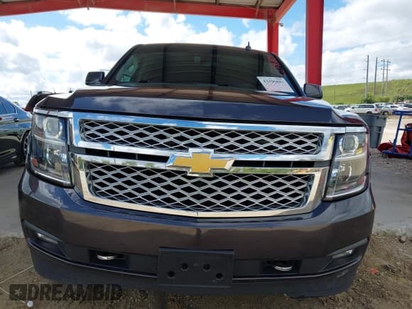 ✅ 2018 Chevrolet Suburban LT • VIN: 1GNSKHKC2JR190428 • Lot: 43396881. Wystawiony na IAAI z przebiegiem 127 576 mil. Bezpłatny archiwum sprzedaży aukcyjnych z USA i szczegółowy raport historii pojazdu na DreamBid. Zdjęcie 13.