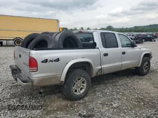 ✅ 2004 Dodge Dakota Sport • VIN: 1D7HG38K04S740136 • Lot: 57356795. Wystawiony na Copart z przebiegiem 181 507 mil. Bezpłatny archiwum sprzedaży aukcyjnych z USA i szczegółowy raport historii pojazdu na DreamBid. Zdjęcie 3.
