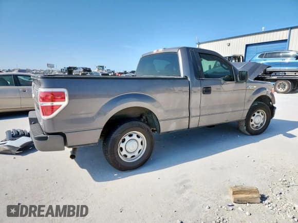 ✅ 2012 Ford F-150 XL • VIN: 1FTMF1CM8CFA39912 • Lot: 69252085. Listed on Copart with Not provided. Free auction sales archive from the USA and detailed vehicle history report at DreamBid. Image 3.