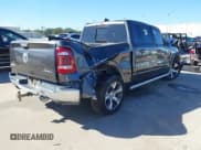 ✅ 2019 Ram 1500 Laramie • VIN: 1C6SRFJT2KN808213 • Лот: 43554675. Опубликован ранее на IAAI с пробегом 198 447 миль. Бесплатный доступ к архиву аукционных продаж из США и подробный отчёт об истории автомобиля на DreamBid. Изображение 4.