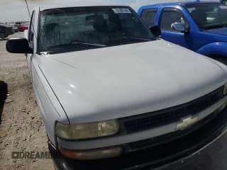 ✅ 2000 Chevrolet Silverado 1500 • VIN: 1GCEC14W5YE266646 • Лот: 76188144. Опубликован ранее на Copart с пробегом 224 723 миль. Бесплатный доступ к архиву аукционных продаж из США и подробный отчёт об истории автомобиля на DreamBid. Изображение 5.