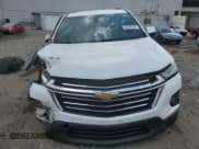 ✅ 2022 Chevrolet Traverse LT Cloth • VIN: 1GNEVMKW9NJ190261 • Лот: 53342155. Опубликован ранее на Copart с пробегом 24 952 миль. Бесплатный доступ к архиву аукционных продаж из США и подробный отчёт об истории автомобиля на DreamBid. Изображение 5.