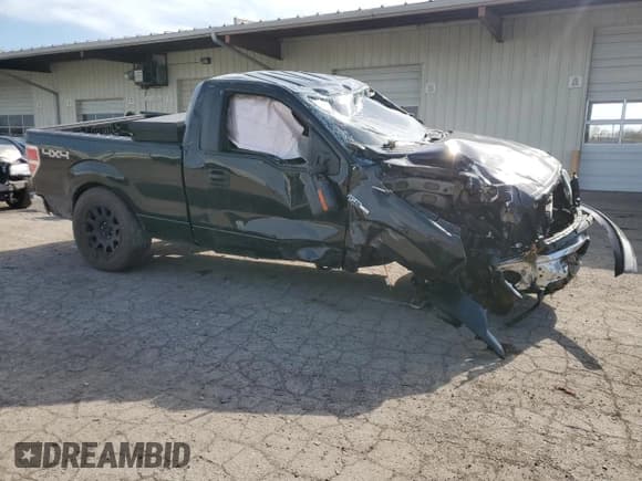 ✅ 2014 Ford F-150 XL • VIN: 1FTMF1EF7EFA83420 • Lot: 54106425. Wystawiony na Copart z przebiegiem Nie podano. Bezpłatny archiwum sprzedaży aukcyjnych z USA i szczegółowy raport historii pojazdu na DreamBid. Zdjęcie 4.
