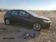 ✅ 2017 Ford Focus SE • VIN: 1FADP3K23HL220889 • Lot: 91349855. Wystawiony na Copart z przebiegiem 74 127 mil. Bezpłatny archiwum sprzedaży aukcyjnych z USA i szczegółowy raport historii pojazdu na DreamBid. Zdjęcie 4.