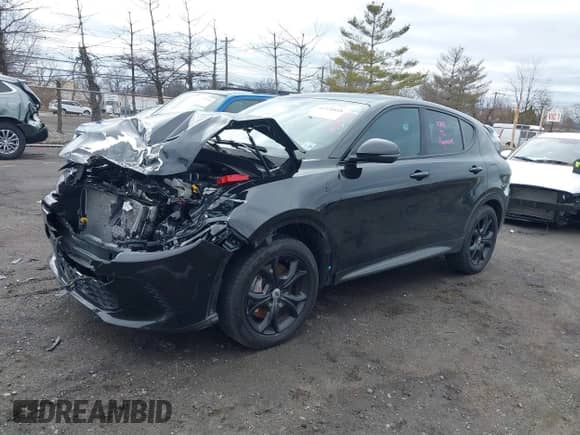 2024 Dodge Hornet R/T z VIN ZACPDFCW5R3A15632, wystawiony jako IAAI lot #41721818 z przebiegiem 13 541 mil mil oraz . Historia ofert i sprzedaży dostępna na DreamBid. Obrazek 17.