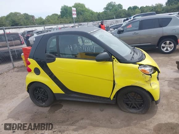✅ 2013 Smart fortwo Pure • VIN: WMEEJ3BA5DK663165 • Lot: 42291804. Wystawiony na IAAI z przebiegiem 105 074 mil. Bezpłatny archiwum sprzedaży aukcyjnych z USA i szczegółowy raport historii pojazdu na DreamBid. Zdjęcie 13.