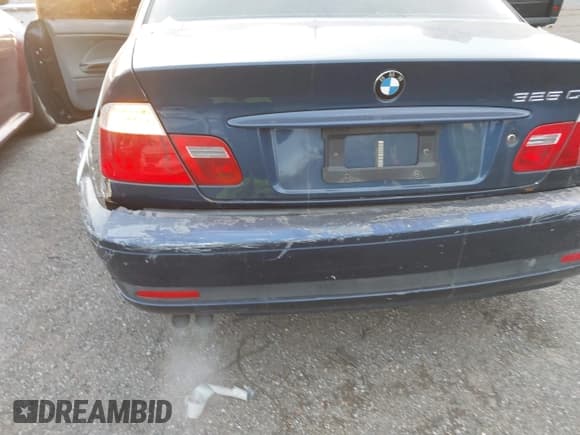 ✅ 2004 BMW 3 Series 325Ci • VIN: WBABD33434PL04737 • Lot: 41141474. Listed on IAAI with 168,618 mi. Free auction sales archive from the USA and detailed vehicle history report at DreamBid. Image 12.