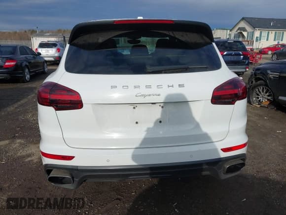 ✅ 2017 Porsche Cayenne • VIN: WP1AA2A27HKA89402 • Lot: 43834231. Listed on IAAI with 108,147 mi. Free auction sales archive from the USA and detailed vehicle history report at DreamBid. Image 16.