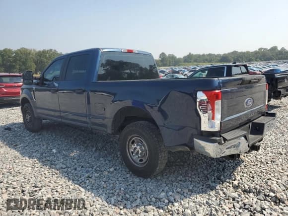 ✅ 2017 Ford F-250 XL • VIN: 1FT7W2A66HEC80419 • Lot: 80945385. Listed on Copart with 132,098 mi. Free auction sales archive from the USA and detailed vehicle history report at DreamBid. Image 2.