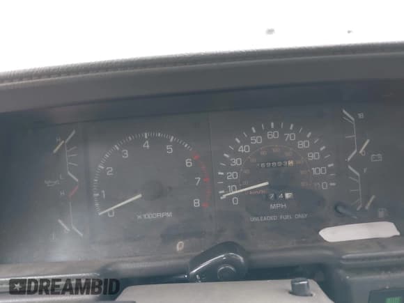 ✅ 1987 Toyota 4Runner Deluxe • VIN: JT4RN62S2H0131162 • Лот: 41987385. Опубликован ранее на IAAI с пробегом 269 893 миль. Бесплатный доступ к архиву аукционных продаж из США и подробный отчёт об истории автомобиля на DreamBid. Изображение 7.