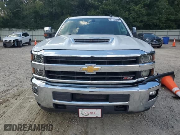 ✅ 2018 Chevrolet Silverado 2500HD LTZ • VIN: 1GC1KWEY4JF194773 • Lot: 81467895. Wystawiony na Copart z przebiegiem 68 545 mil. Bezpłatny archiwum sprzedaży aukcyjnych z USA i szczegółowy raport historii pojazdu na DreamBid. Zdjęcie 5.
