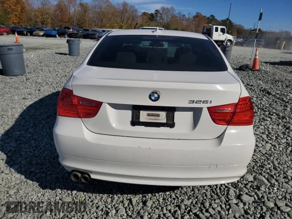 ✅ 2011 BMW 3 Series 328i • VIN: WBAPH7C53BE679658 • Лот: 90756665. Опубликован ранее на Copart с пробегом 157 187 миль. Бесплатный доступ к архиву аукционных продаж из США и подробный отчёт об истории автомобиля на DreamBid. Изображение 6.